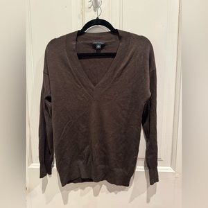Banana Republic brown v-neck sweater